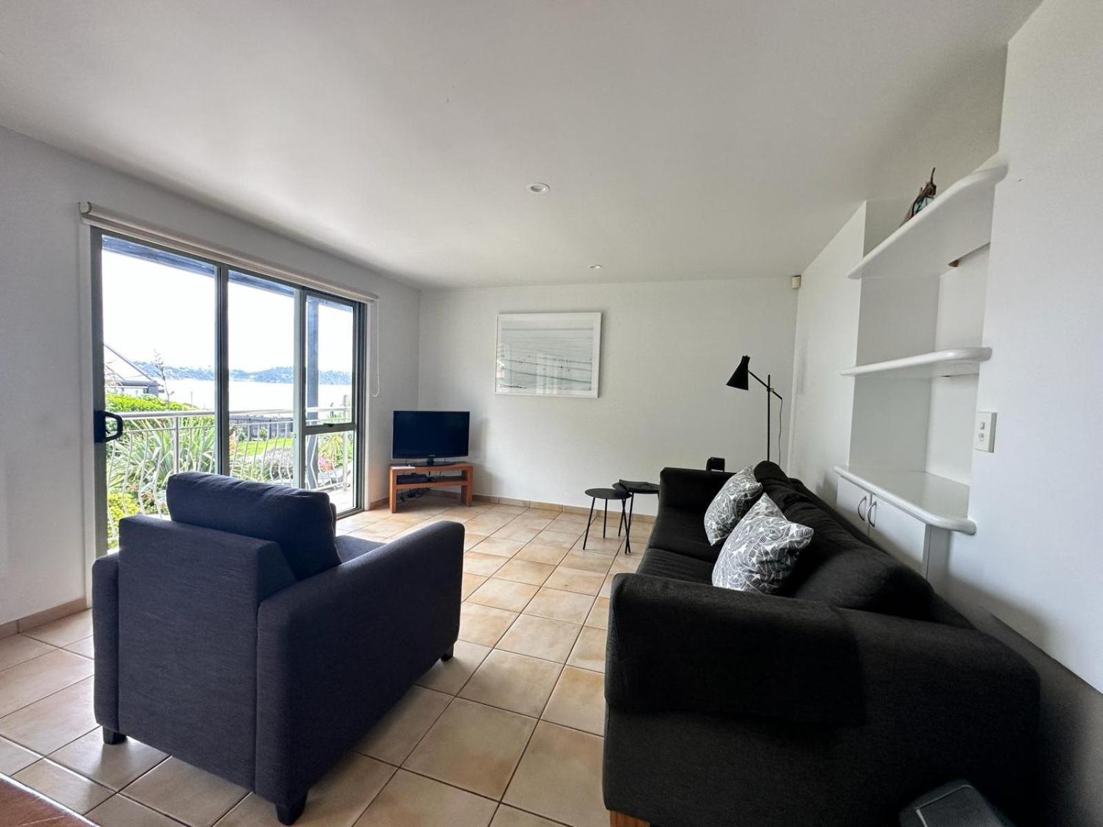 Waiheke Island - Onetangi Beachfront Apartments Exterior photo